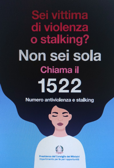 Sei vittima di violenza o stalking? Non sei sola. Chiama il 1522 Numero antiv...